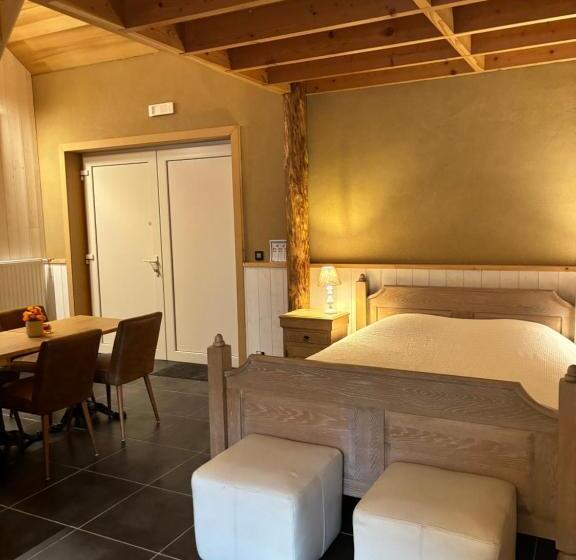 Семейный Номер, B&b Quarterhouse