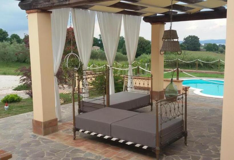 Четырехместный Номер Стандарт Вид на Сад, La Collina Di Montecchio
