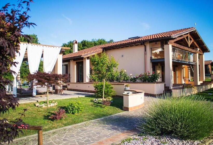 Четырехместный Номер Стандарт Вид на Сад, La Collina Di Montecchio