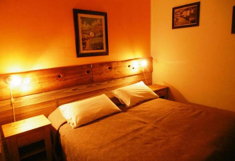 اتاق استاندارد با تخت بزرگ, Albergo Croce Bianca