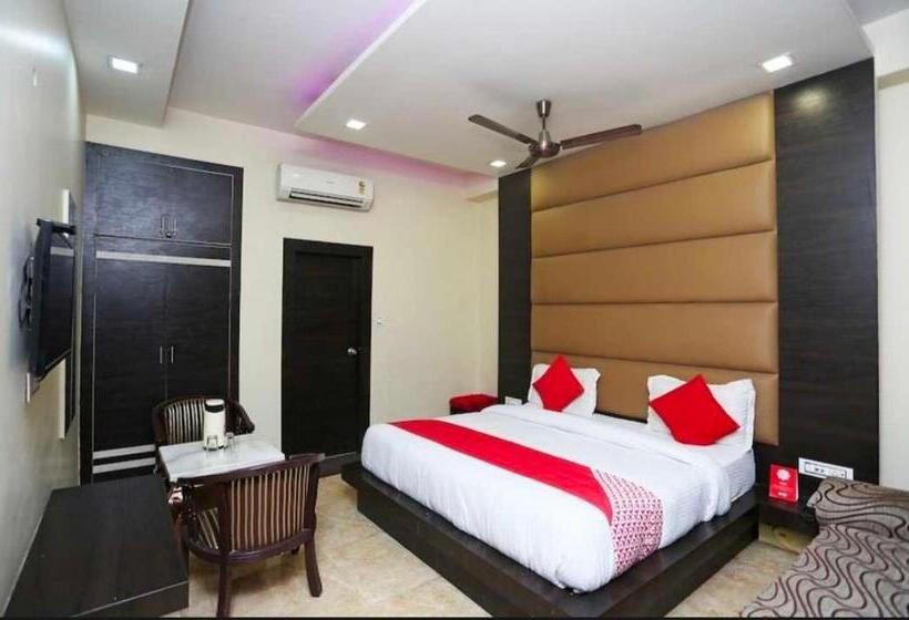 Трехместный Номер Классика, Oyo 81037 Hotel Shree Madhav Regency