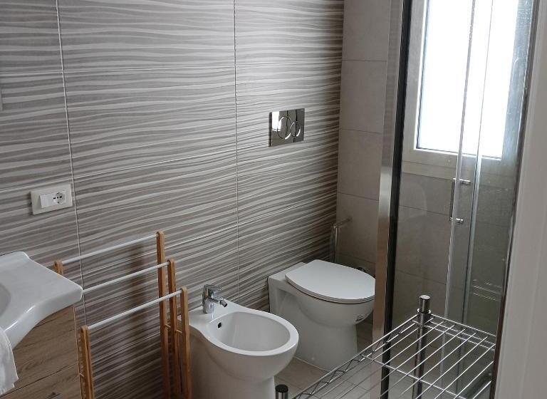 اتاق لوکس با تخت بزرگ, Mya Luxury Rooms And Wellness