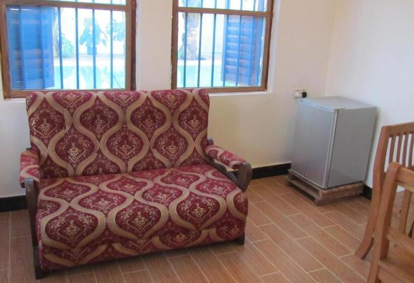 اتاق سوپریور با چشم‌انداز استخر, Nutmeg House Zanzibar