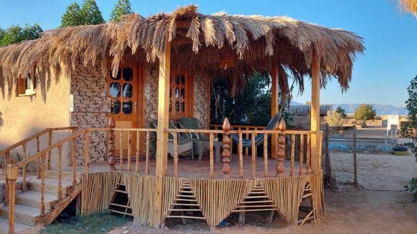 سوییت جونیور با چشم‌انداز دریا, Green Beach Camp &