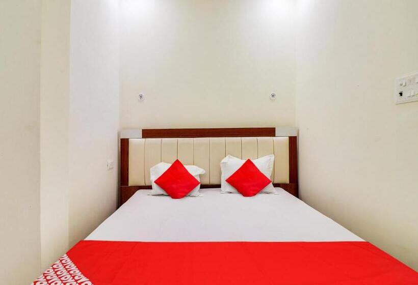 트리플 클래식 룸, Heaven Inn Guest House & Restro