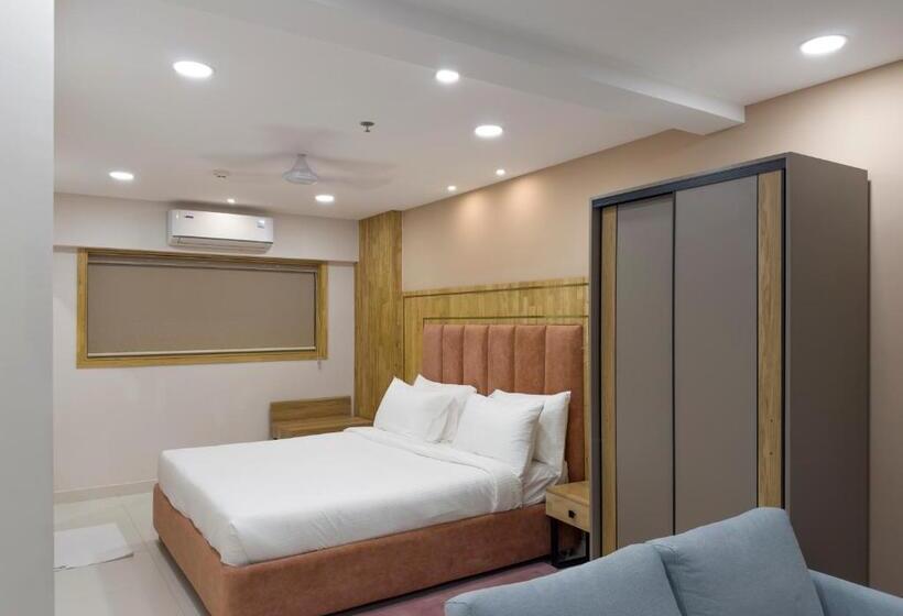 Номер Deluxe, The Habitat Suites