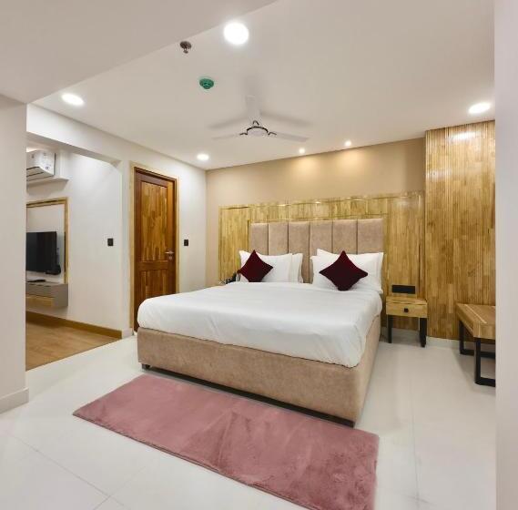 Номер Deluxe, The Habitat Suites
