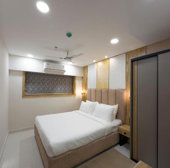 Номер Superior, The Habitat Suites