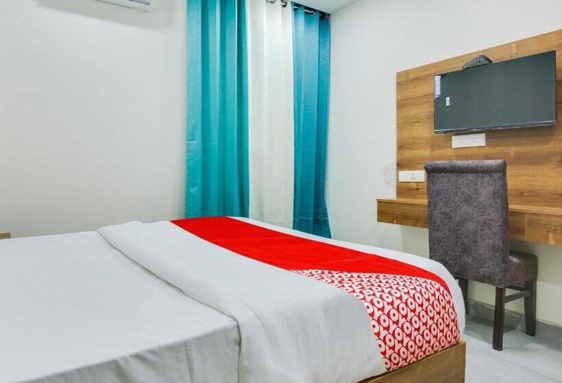 Трехместный Номер Классика, Oyo Hotel Dream Majestic