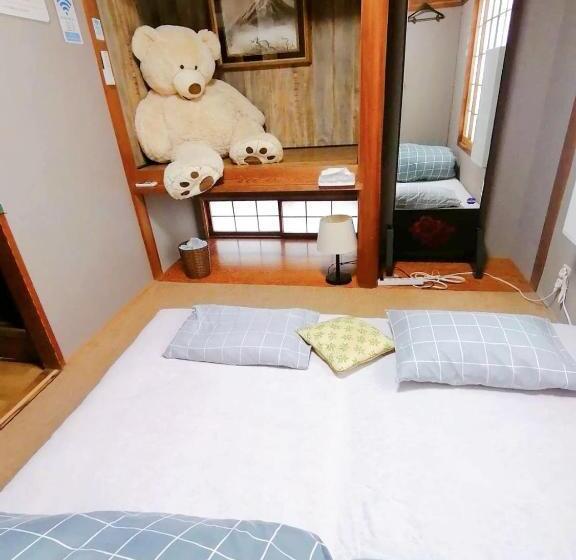 اتاق اکونومی, Guest House Sakura