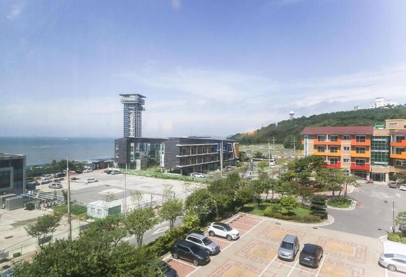 اتاق اساندارد با چشم‌انداز جانبی به دریا, Nova Motel