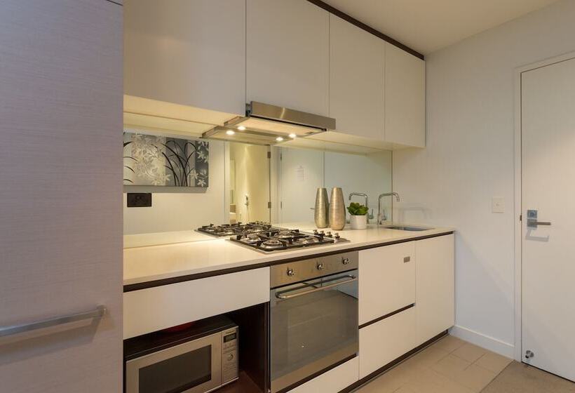 آپارتمان مدیریتی 2 خوابه, Wyndel Apartments St Kilda Views