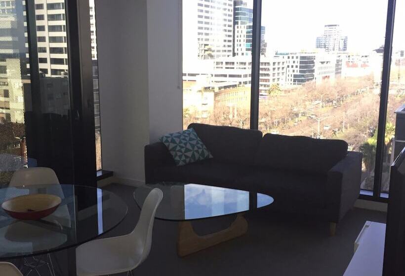 آپارتمان مدیریتی 2 خوابه, Wyndel Apartments St Kilda Views