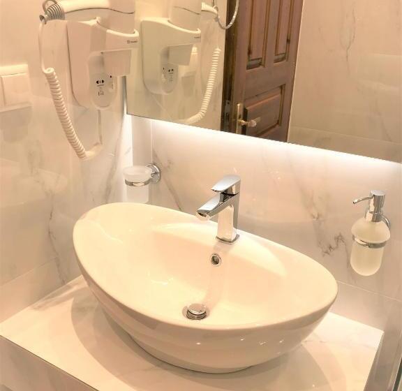 Полулюкс Повышенной Комфортности, Amaryllis Luxury Rooms