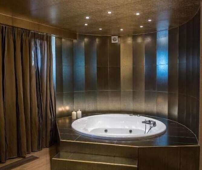 Люкс Повышенной Комфортности, Ruby Rooms Kifisia   Adults Only