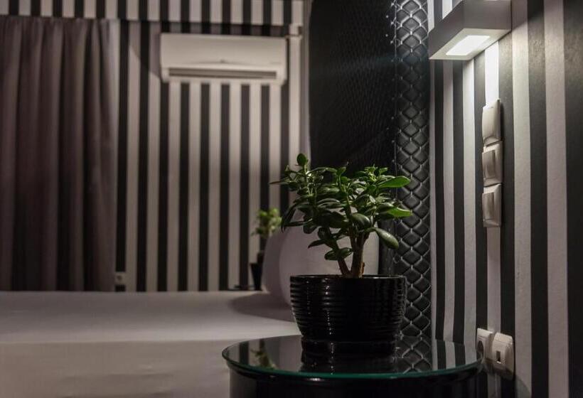 Люкс Кровать Кинг, Ruby Rooms Kifisia   Adults Only