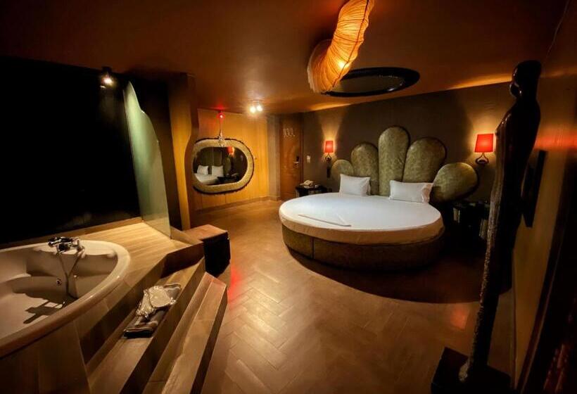 Люкс с гидромассажем, Ruby Rooms Kifisia   Adults Only