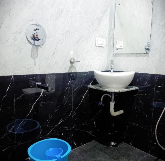 Номер Deluxe с Балконом, R Hotels By Suraj Residency Yercaud