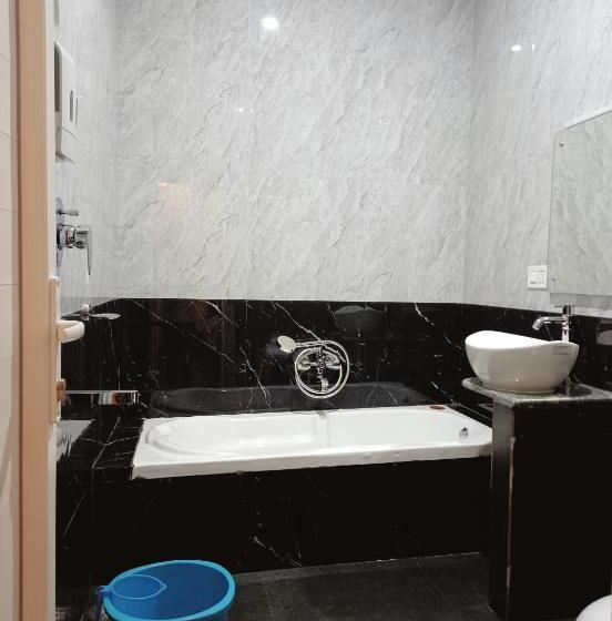 Люкс с гидромассажем, R Hotels By Suraj Residency Yercaud
