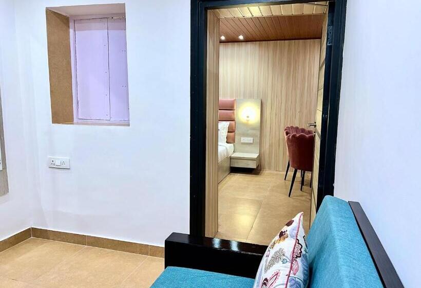 주니어 스위트, Wabi Sabi Stays   Pride Inn