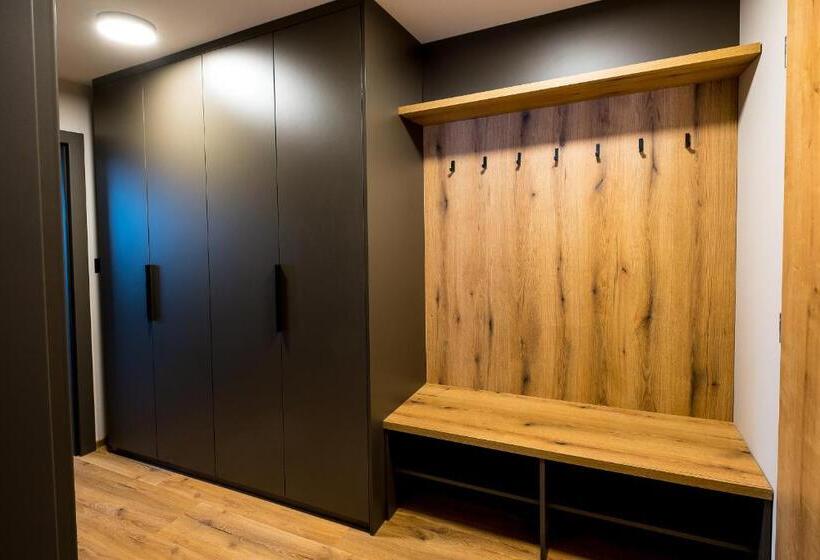 Апартаменты 1 Спальня с Балконом, Apartmány Jarmilka S Privátním Wellness