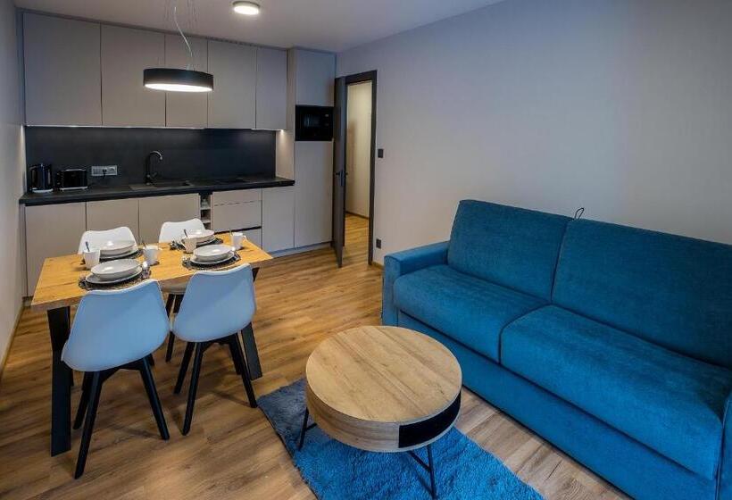 Апартаменты 1 Спальня с Балконом, Apartmány Jarmilka S Privátním Wellness