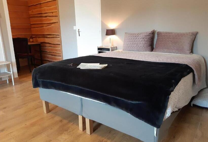 Номер Deluxe, Manoir Saint Pardoux 63680
