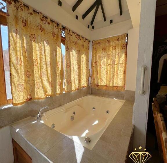 Стандартный Номер Кровать Кинг, Leyva Luxe