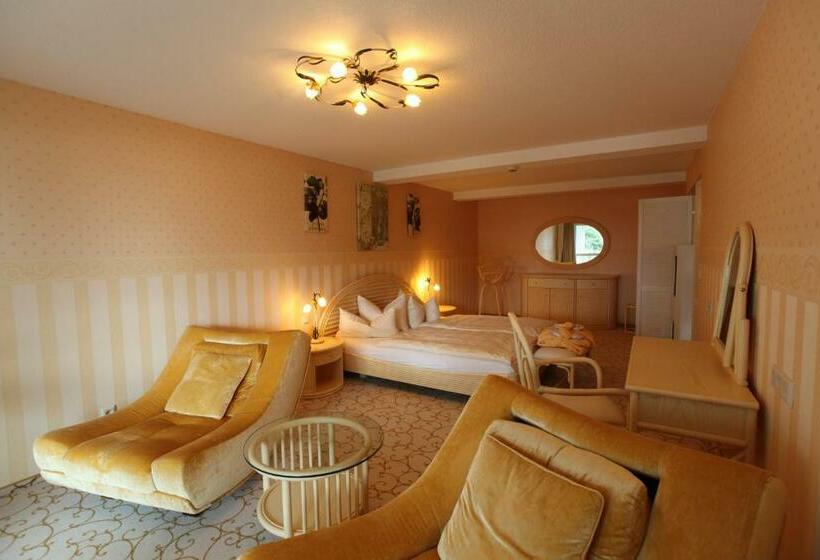 Suite with lake view, Panorama Seeresort & Spa