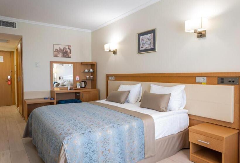 اتاق استاندارد با چشم‌انداز دریاچه, Patalya Lakeside Resort
