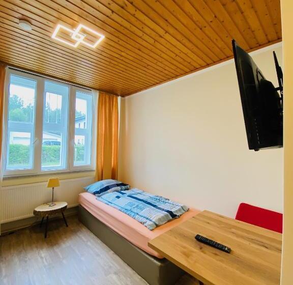 Номер Стандарт, Hostel