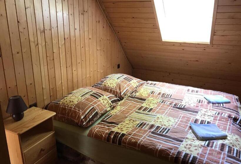 Студия Стандарт, Chalupa Podlesí