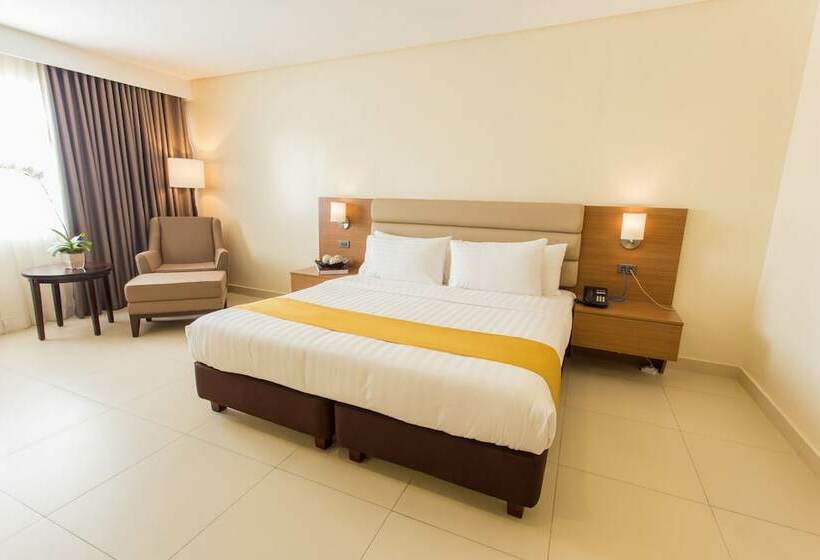 اتاق لوکس, Royce Hotel & Casino