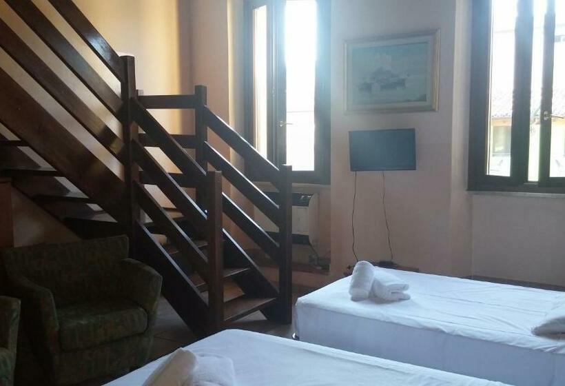 スタンダードトリプルルーム, Albergo Dell Angelo
