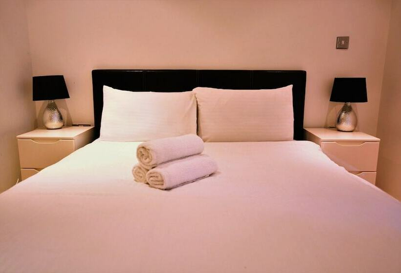 דירת דלוקס 2 חדרי שינה, Zen Apartments   City Airport London