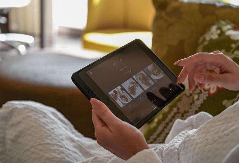 Номер Премиум Вид на Сад, Four Seasons Hotel Kyoto