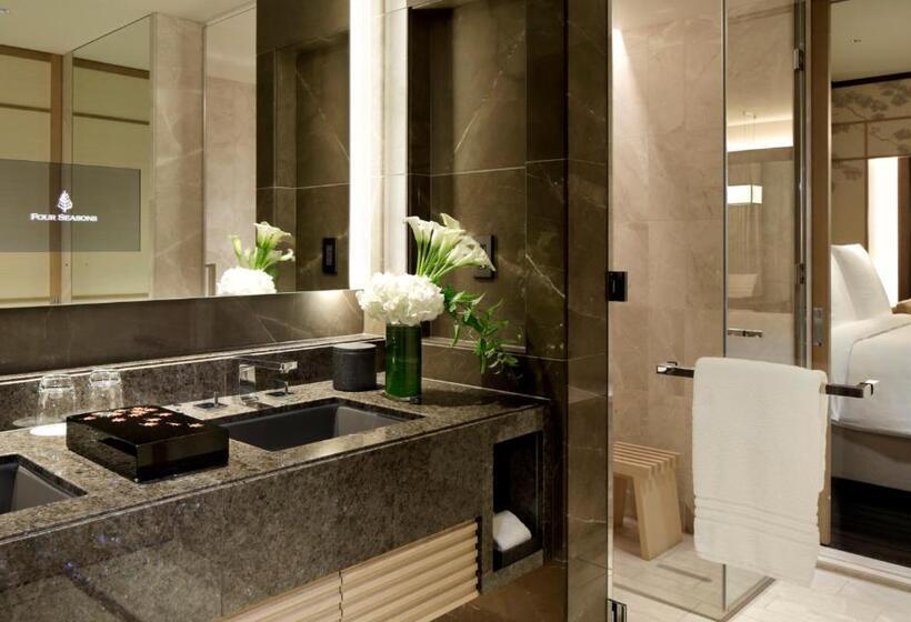 Номер Премиум Вид на Сад, Four Seasons Hotel Kyoto
