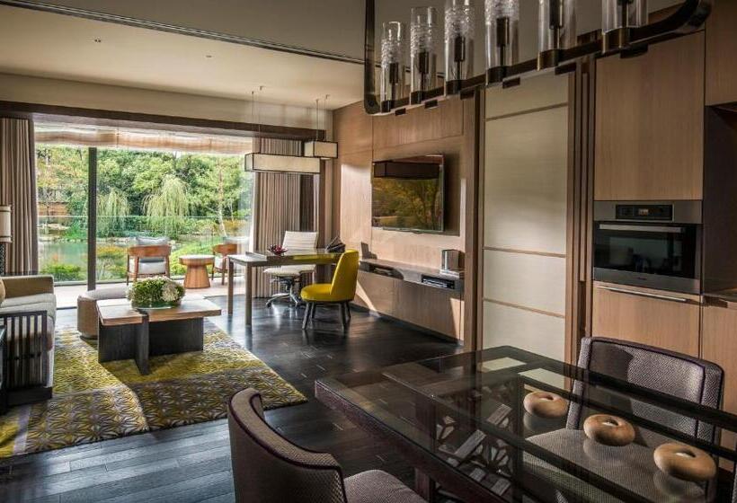 Апартаменты 1 Спальня Вид на Сад, Four Seasons Hotel Kyoto
