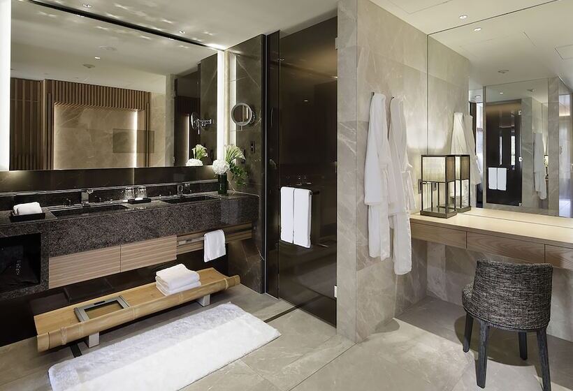 Люкс Кровать Кинг, Four Seasons Hotel Kyoto