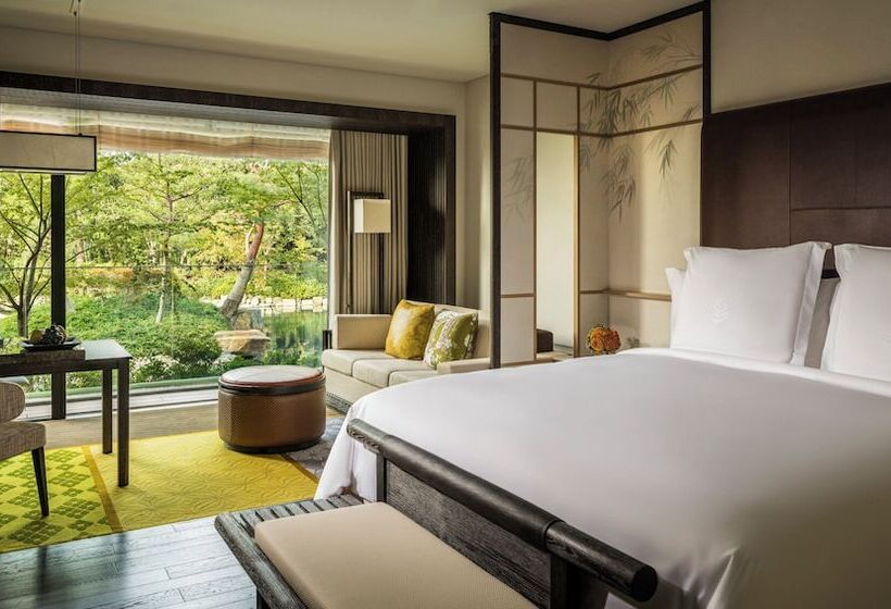 Номер Премиум Вид на Сад, Four Seasons Hotel Kyoto