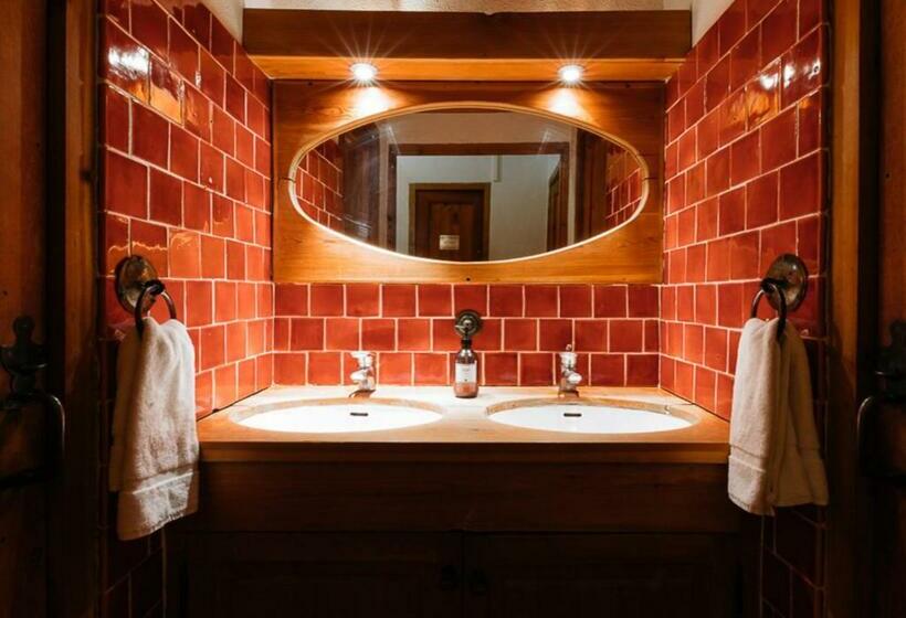 Номер Basic, Langley Hotel La Vieille Ferme