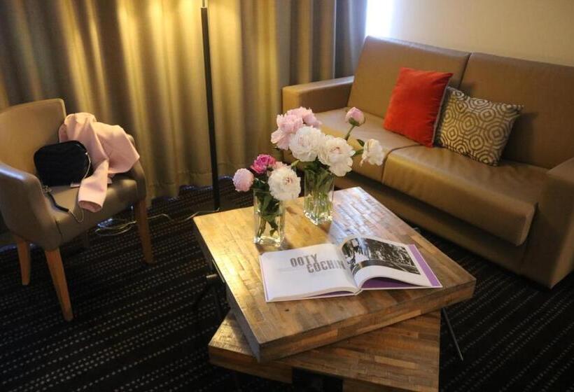 Люкс, Le Lodge Brit Hotel Strasbourg Zenith