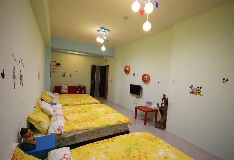 سوییت خانوادگی, Sara S House