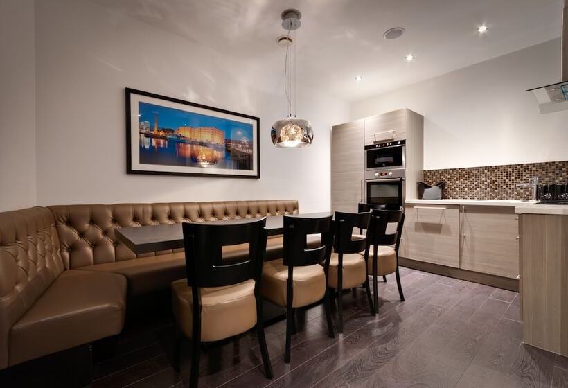 Апартаменты 3 Спальни, Seel Street Apartments By Epic