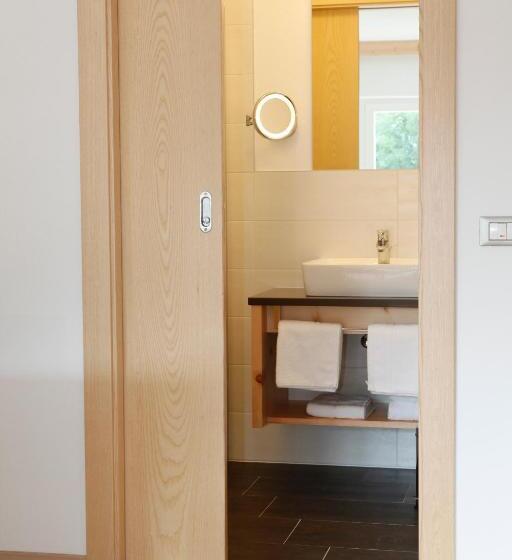 Апартаменты Comfort 2 Спальни, Christophorus Mountain Residence