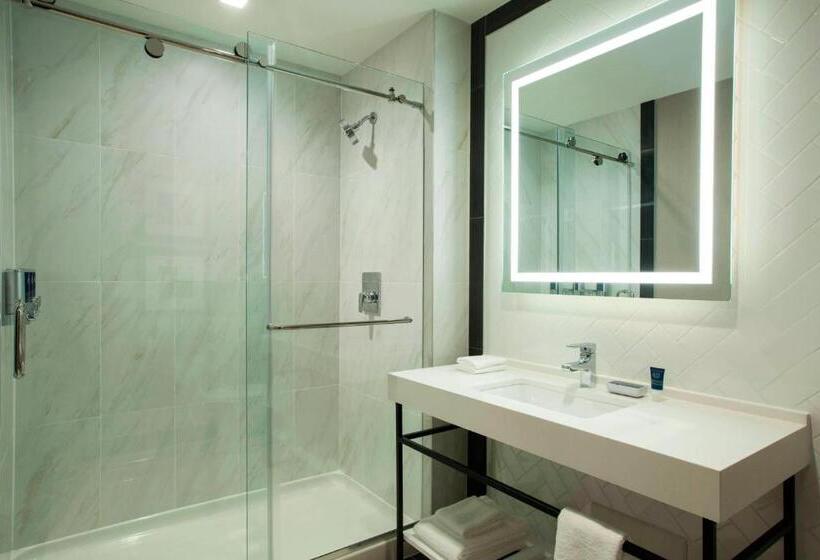 带大床的标准间, Four Points By Sheraton Manhattan Midtown West