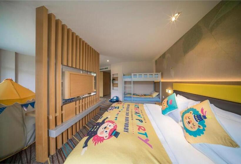 Люкс Вид на Реку, Holiday Inn Express Emei Mountain, An Ihg