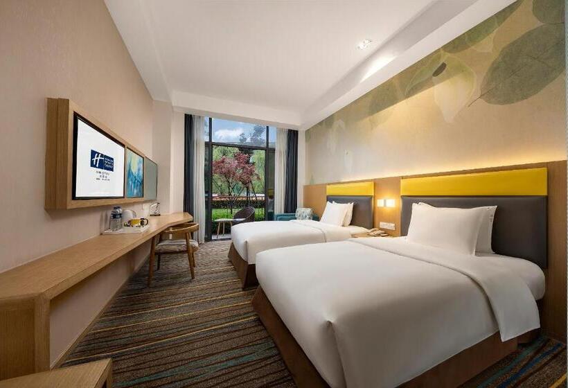 Номер Стандарт, Holiday Inn Express Emei Mountain, An Ihg