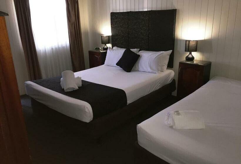 Номер Стандарт, Country Plaza Motor Inn