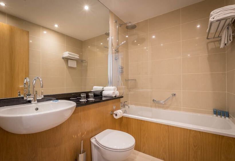 Апартаменты 3 Спальни, Talbot Suites At Stonebridge